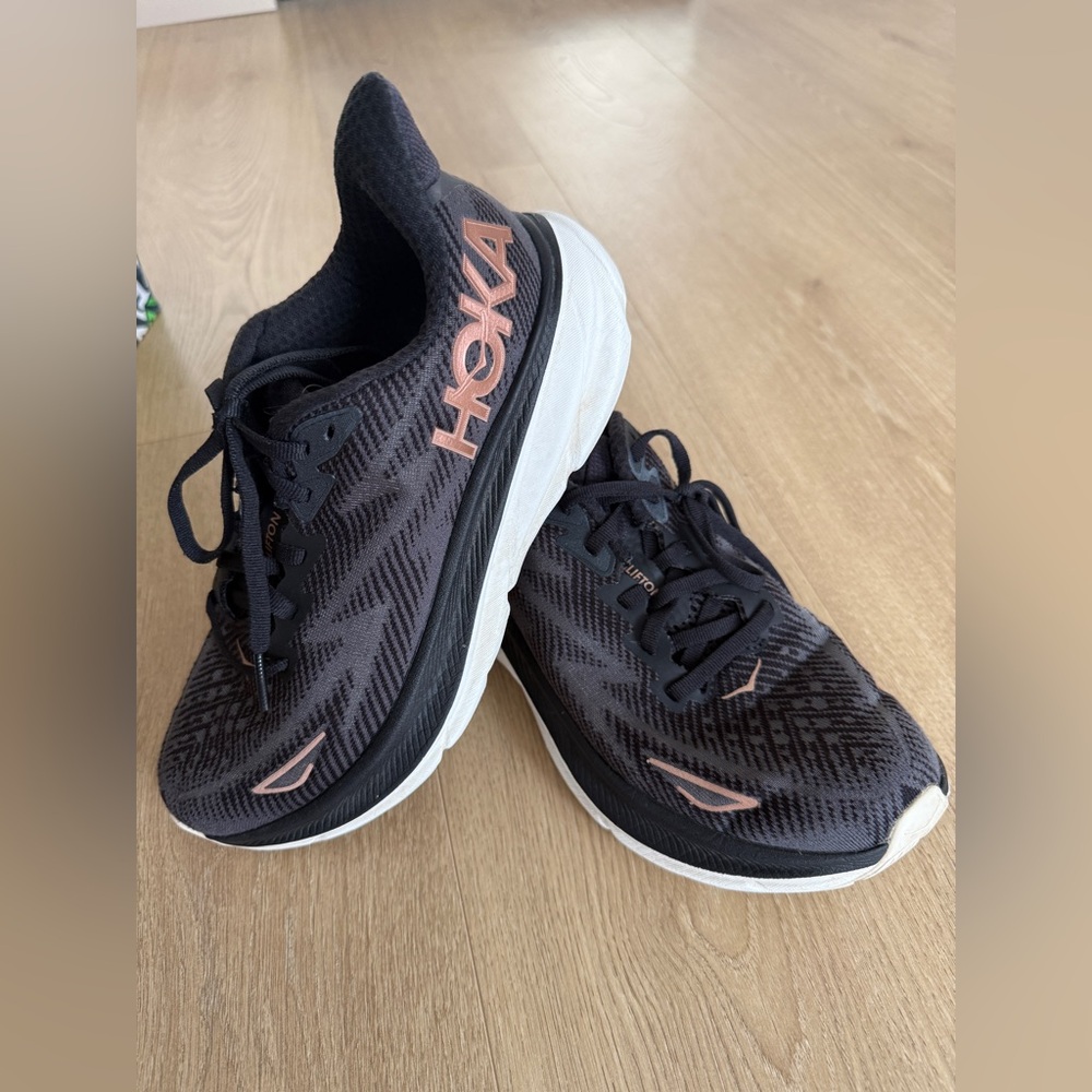 HOKA Clifton 9 WOMAN SNEAKER 6.5